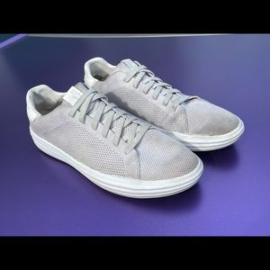 Breathable mesh slip on shoes